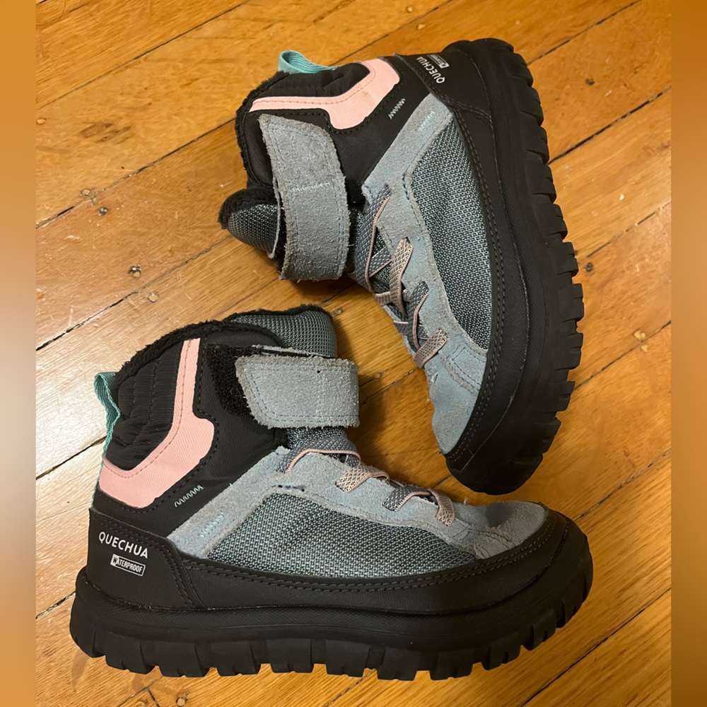 Quechua SH 100 kids waterproof hiking boots 11.5 11.5c pink blue black high snow